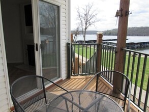 549 Park Pl Dr in Kaiser, MO - Foto de edificio - Building Photo