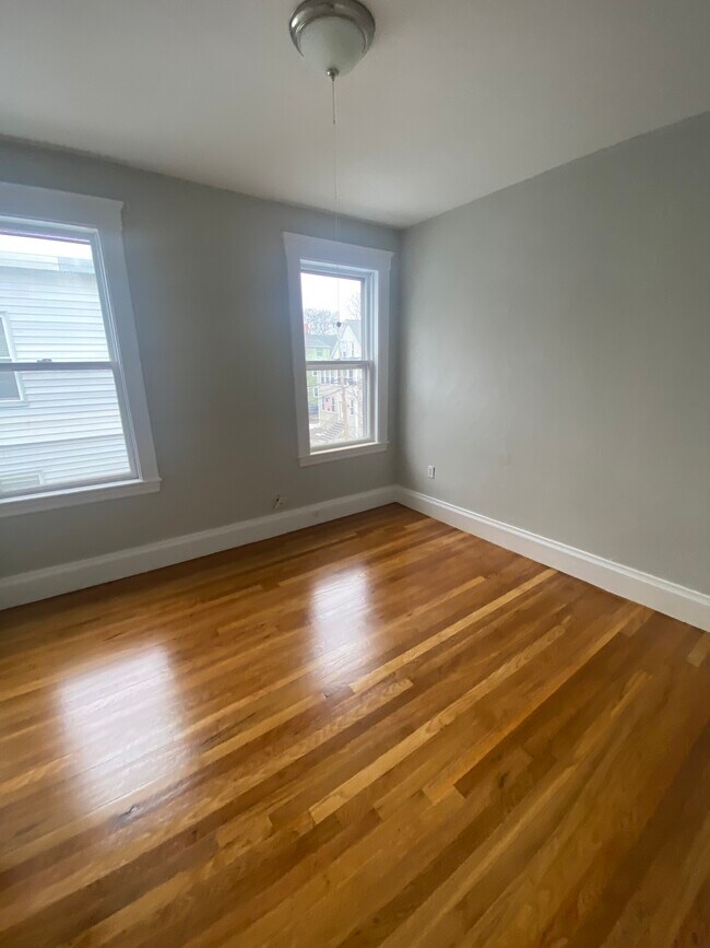 39 Waterhouse St, Unit 3 in Somerville, MA - Building Photo - Building Photo
