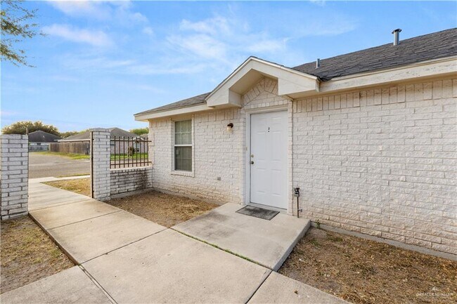 16 French Ave in Edinburg, TX - Building Photo - Building Photo