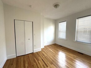 112 5th St in Cambridge, MA - Building Photo - Building Photo