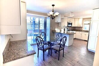 172 Edgehill Rd in Norwood, MA - Building Photo - Building Photo