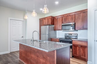 Pewits Landing 2 LLC in Baraboo, WI - Foto de edificio - Interior Photo