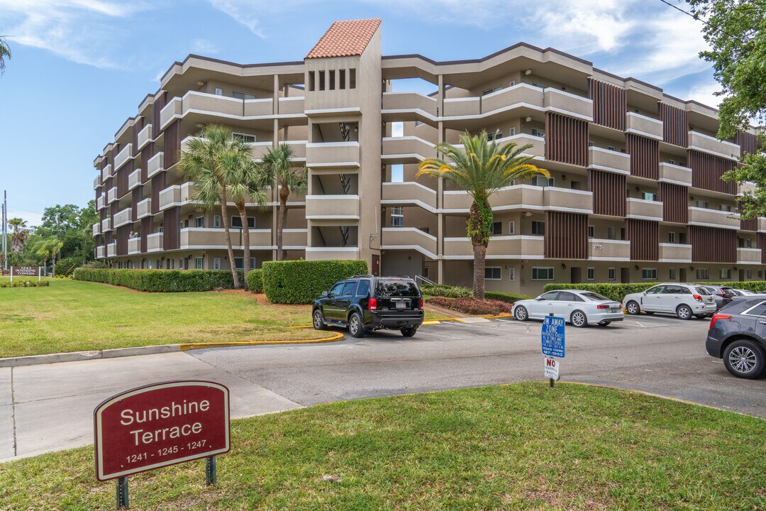 Sunshine Towers in Clearwater, FL - Building Photo