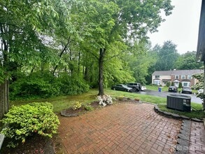 143 Archery Ct in Old Bridge, NJ - Building Photo - Building Photo