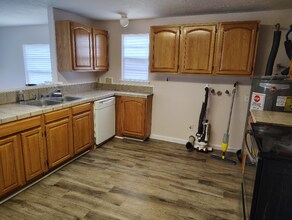 804 Lazy Ln in Conroe, TX - Building Photo - Building Photo
