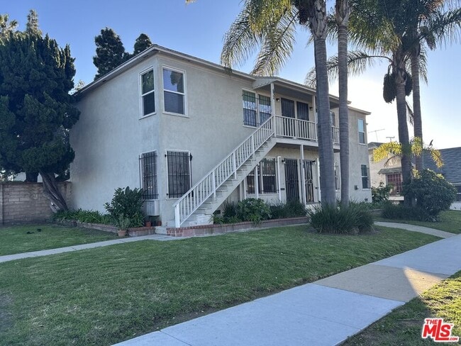 property at 626 E Fairview Blvd