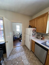 176 Elm St, Unit 1 in North Cambridge, MA - Building Photo - Building Photo