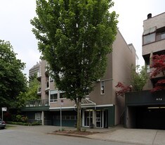Laurel Bridge in Vancouver, BC - Building Photo