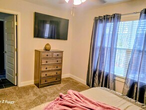 1370 Norman Ln in Clarksville, TN - Foto de edificio - Building Photo