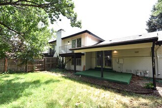 2643 Sherwood Cir in Boulder, CO - Foto de edificio - Building Photo