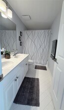 1392 Canary Island Dr in Weston, FL - Building Photo - Building Photo