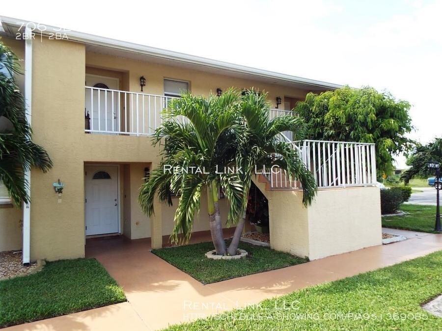 706 SE 13th Ct, Unit B in Cape Coral, FL - Building Photo
