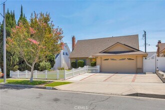 23732 Cavanaugh Rd in Lake Forest, CA - Building Photo - Building Photo