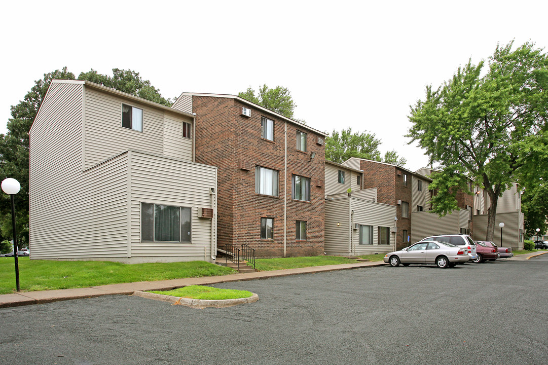 Sherman Forbes Apartments in St. Paul, MN - Foto de edificio