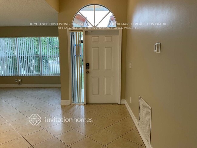 18216 SW 4th St in Pembroke Pines, FL - Building Photo - Building Photo