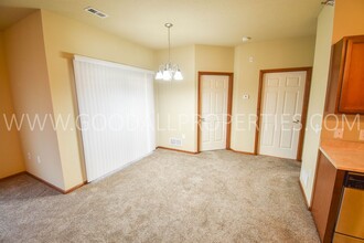 6030 Bremen Ct in Johnston, IA - Building Photo - Building Photo