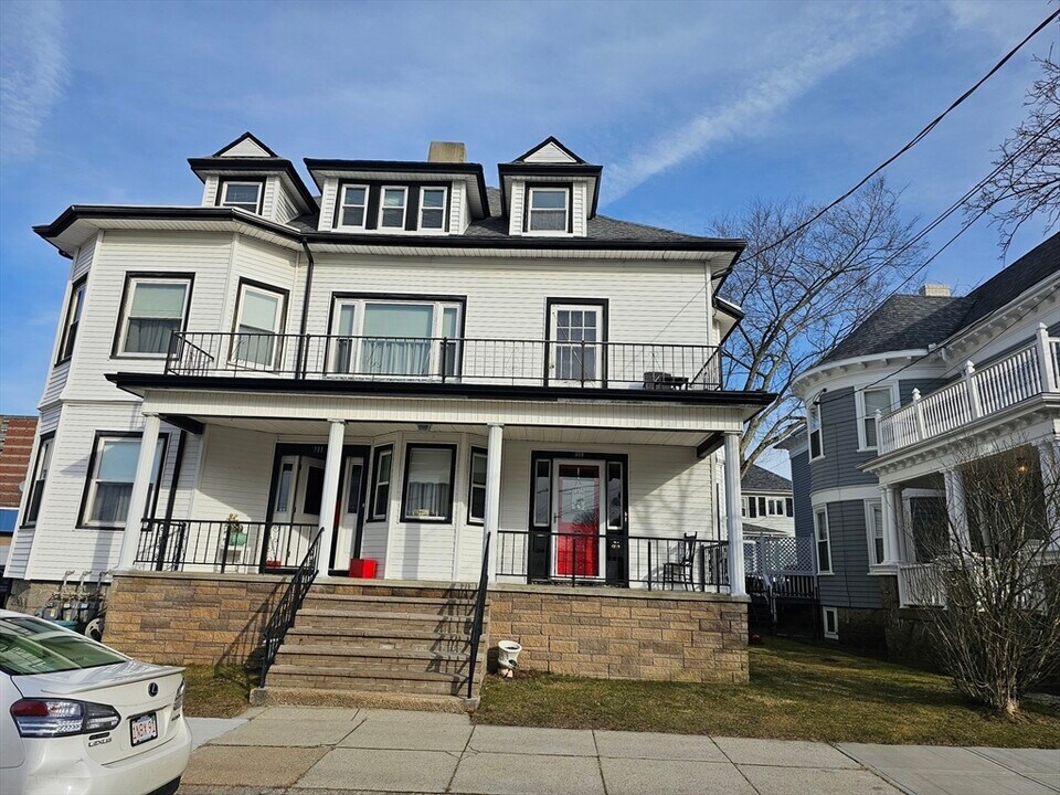 309 Madison St in Fall River, MA - Building Photo