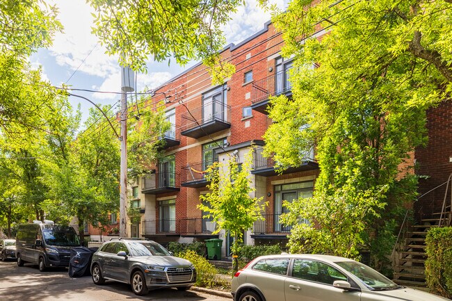 4830-4860 6e Ave in Montréal, QC - Building Photo - Primary Photo