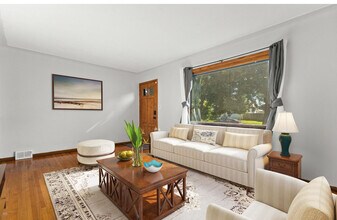 5748 35th Ave S in Minneapolis, MN - Building Photo - Building Photo