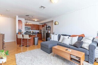 535 Cambridge St, Unit 2 in Cambridge, MA - Building Photo - Building Photo