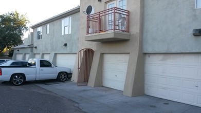 Desert Stone Condos in Phoenix, AZ - Building Photo - Building Photo