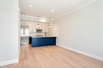 142 Pleasant St, Unit 6 in Boston, MA - Building Photo - Building Photo