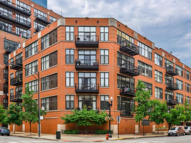 property at 333 W Hubbard St