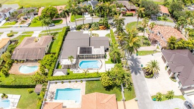 7345 N Oakmont Dr in Hialeah, FL - Building Photo - Building Photo