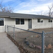 330 Dianne Wy in Fernley, NV - Building Photo