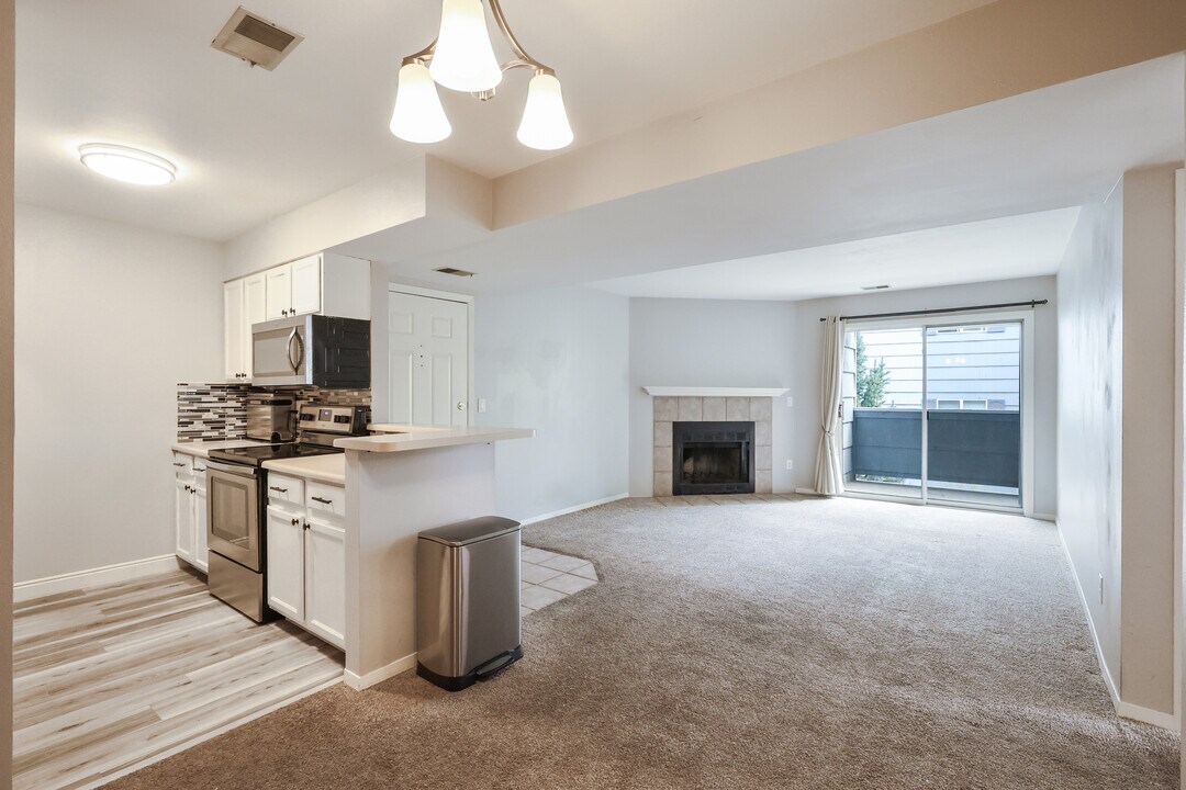 4682 White Rock Cir in Boulder, CO - Building Photo