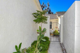 2225 Cypress Ct in Tavares, FL - Building Photo - Building Photo