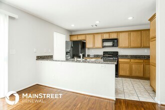 6001 St Petersburg Dr in Las Vegas, NV - Building Photo - Building Photo
