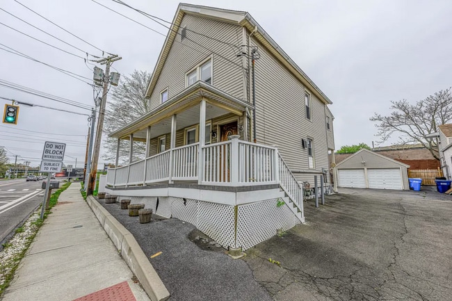 1668 Litchfield Tpke, Unit 2nd Fl
