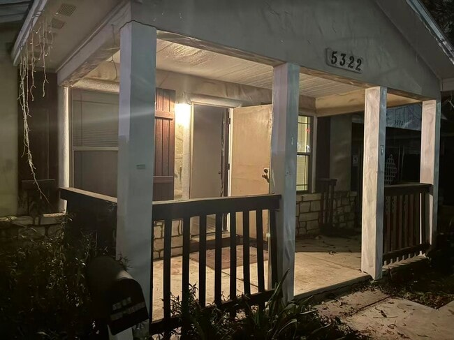 5322 S Zarzamora St in San Antonio, TX - Building Photo - Building Photo
