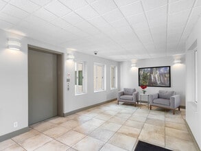 6605 W Burnside St, Unit 144 in Portland, OR - Building Photo - Building Photo