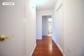 225 8th Ave in New York, NY - Building Photo - Building Photo