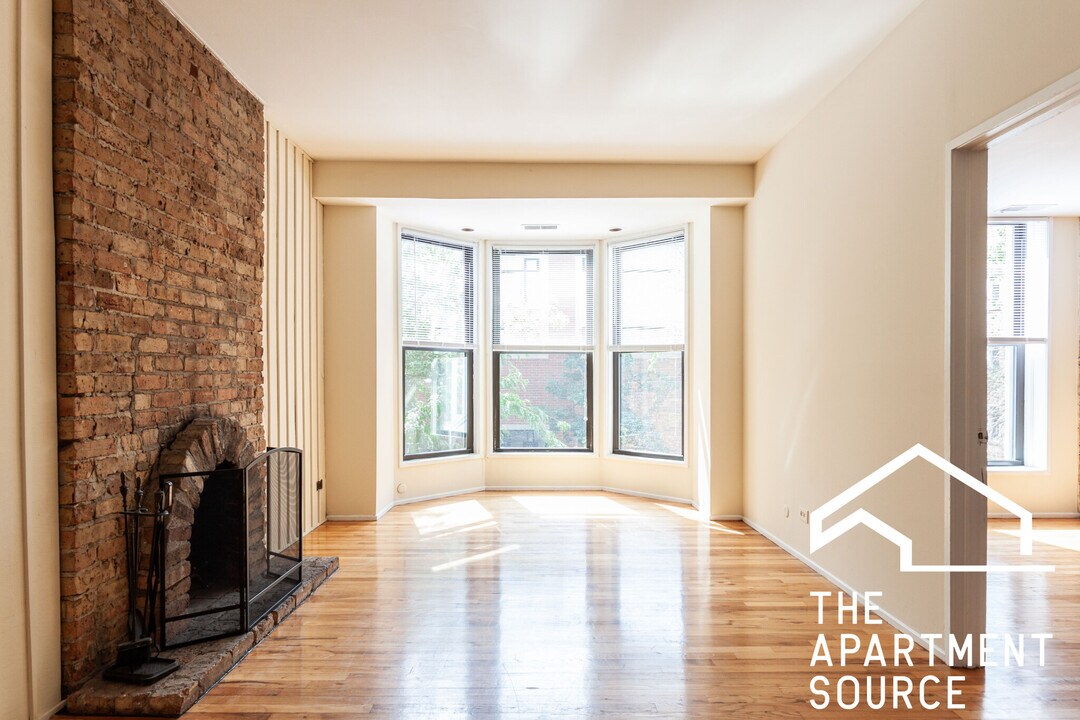 602 W Surf St, Unit 2 in Chicago, IL - Foto de edificio