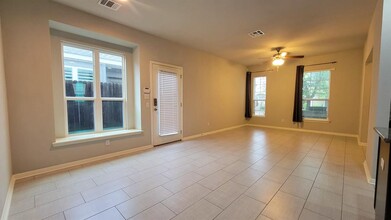 127 Wainscot Oak Wy in San Marcos, TX - Building Photo - Building Photo