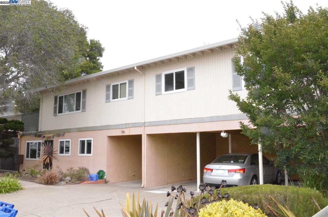 938 Lexington Ave in El Cerrito, CA - Building Photo