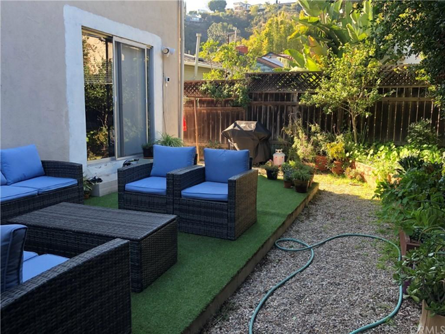 2649 Beachwood Dr-Unit -102 in Los Angeles, CA - Building Photo - Building Photo