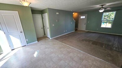 3320 Blossom Trl in Twinsburg, OH - Building Photo - Building Photo