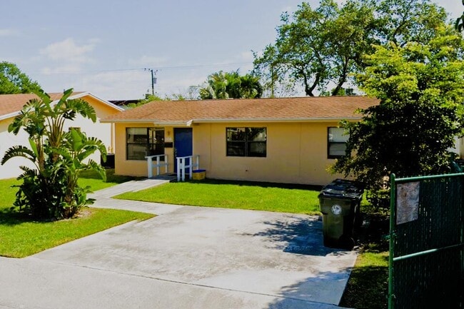 property at 1422 S N St
