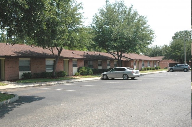 Forest Glen Apartments in Palatka, FL - Building Photo - Building Photo