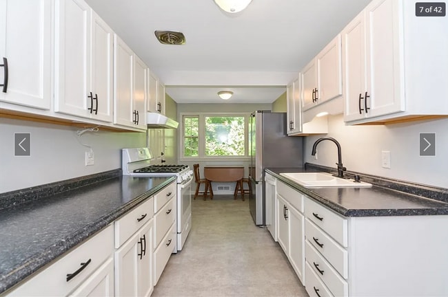 property at 39 Beechmont St
