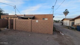 1461 E Southern Ave in Apache Junction, AZ - Building Photo