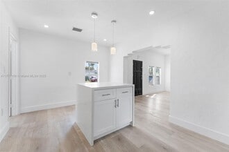 4783 NW Flagler Terrace in Miami, FL - Building Photo - Building Photo