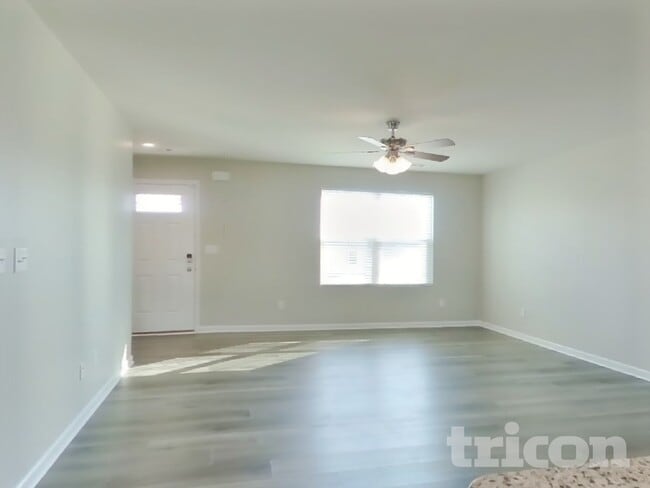 2108 Somersby Trl in Spring Hill, TN - Foto de edificio - Building Photo