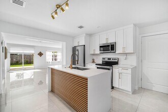 403 S 13th Ct in Lantana, FL - Building Photo - Building Photo