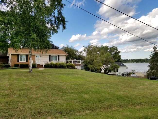 property at 1817 River Rd