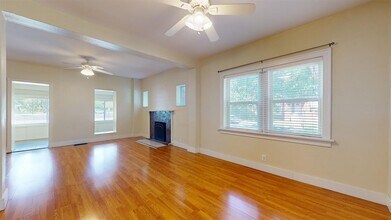 7030 Clayton Rd in St. Louis, MO - Building Photo - Building Photo